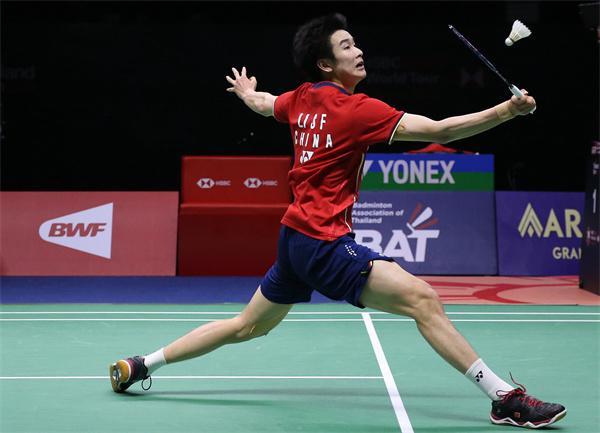 希布韦与爵士达成双向合同留队 球员上赛季场均7.6分8.7篮板